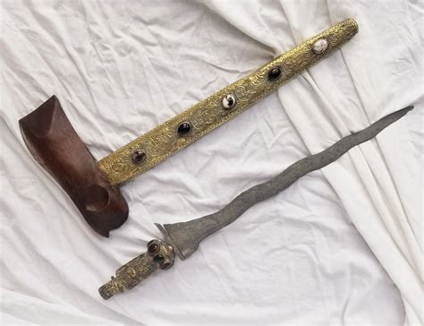 Antique Keris Kris Meteoric Ore Blade Sword Ceremonial Sword Dagger