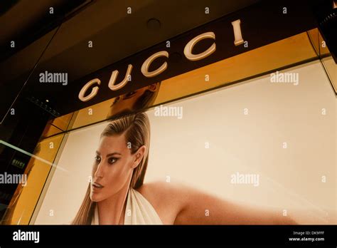 Gucci Store Window Display Usa Stock Photo Alamy