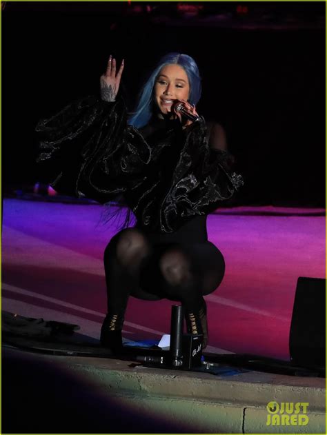 Iggy Azalea Rocks Blue Hair For Wnba All Star Weekend Show Photo