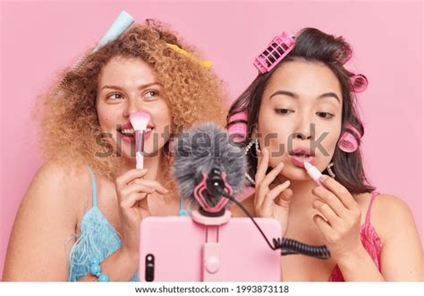 657 Makeup Influencer Isolated Images, Stock Photos & Vectors ...