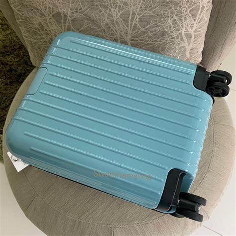 Rimowa Essential Lite Carry On Review