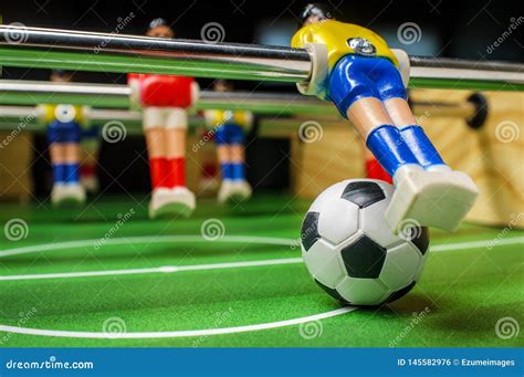 Jogo Tabletop Foosball Foto De Stock Imagem De Girar