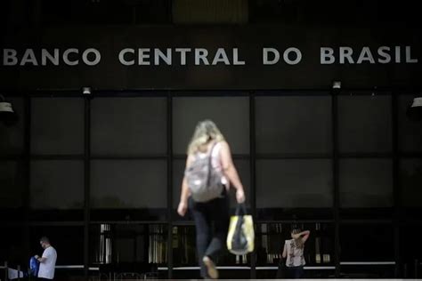 Banco Central De Brasil Reduce Las Tasas De Inter S Al Nivel M S Bajo