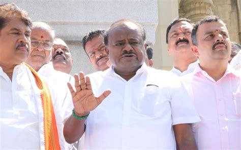 Nero Fiddling While Rome Burns Hd Kumaraswamy Attacks Cm Siddaramaiah