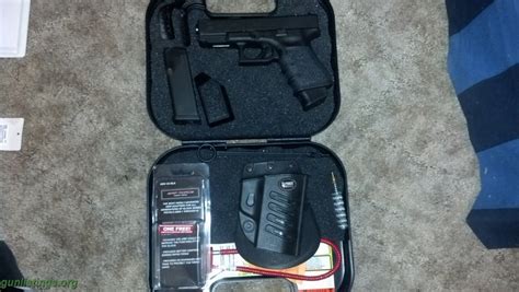 Pistols Glock 19 3 Mags Hogue Grip Backstrap