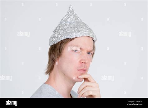 Tinfoil hat hi-res stock photography and images - Alamy
