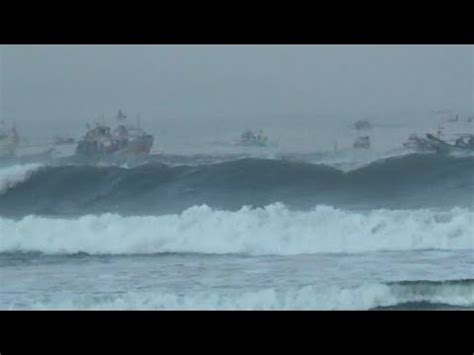 Ombak Pagi Pantai Puger Kamis Semua Melaut Kedorong Dan