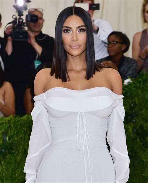 Kim Kardashians 2017 Met Gala Beauty Look Get The Details