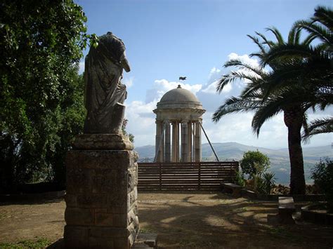 Santa Margherita Belice Larte Dei Metalli In Una Mostra Alla Villa