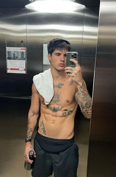 Bbb Vaza Suposta Nude De Participante Da Casa De Vidro Gabriel