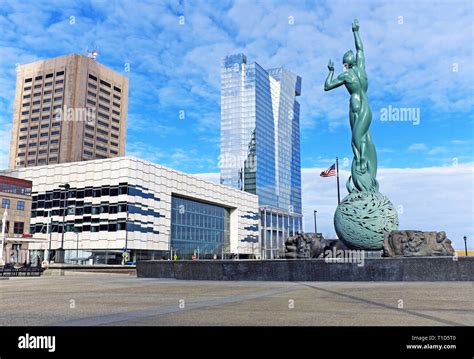 Veterans Memorial Plaza Hi Res Stock Photography And Images Alamy