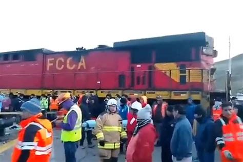 Desgracia En La Oroya Choque Entre Tren Y Bus Deja Un Saldo De Cuatro