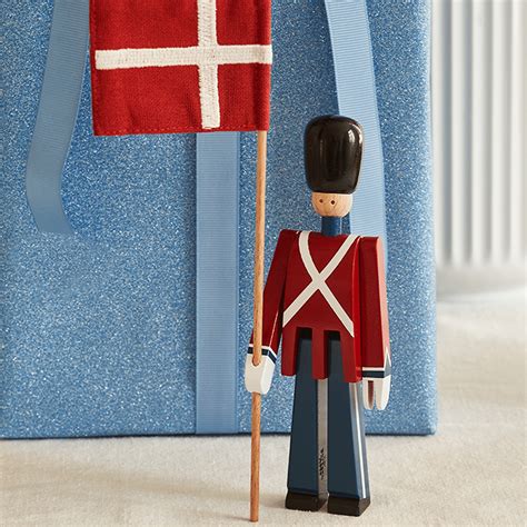 KAY BOJESEN FANEBÆRER MINI MED TEKSTILFLAG Vores isenkram