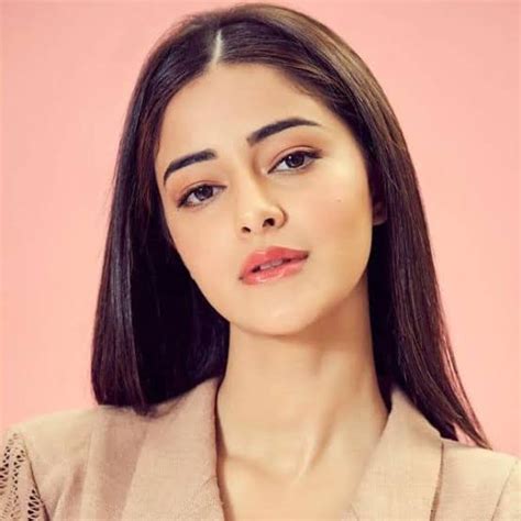 Ananya Panday Janhvi Kapoor And Tara Sutarias Perfect Red Hot Chery