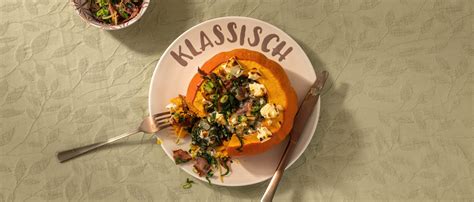 Gefüllter Feta Spinat Hokkaido mit Baconcrunch klassisch Rezepte