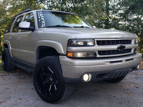 2004 Chevrolet Tahoe Wheel Offset Aggressive 1 Outside Fender