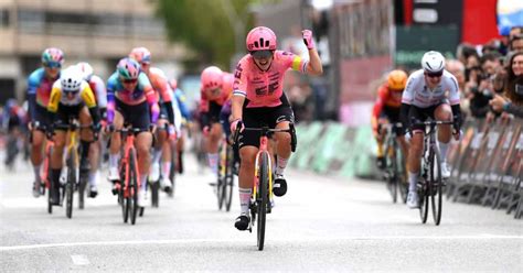 Vuelta A Burgos Feminas Schwerer Sturz Im Zielsprint Henttala