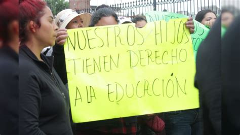 Frente A Palacio De Gobierno Padres De Familia De Ocampo Exigen A La