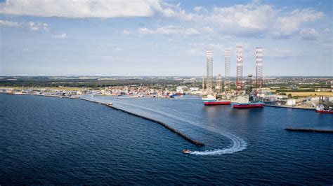 Vi Er Danmarks Mest Centrale Dybvandshavn Grenaa Havn