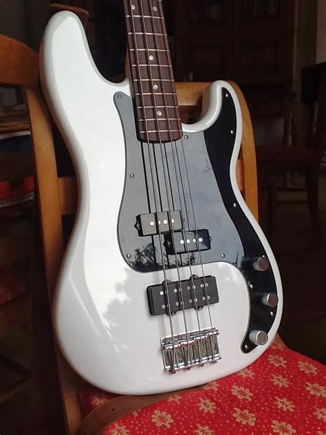 Deluxe Precision Bass Humbucker Fender Audiofanzine