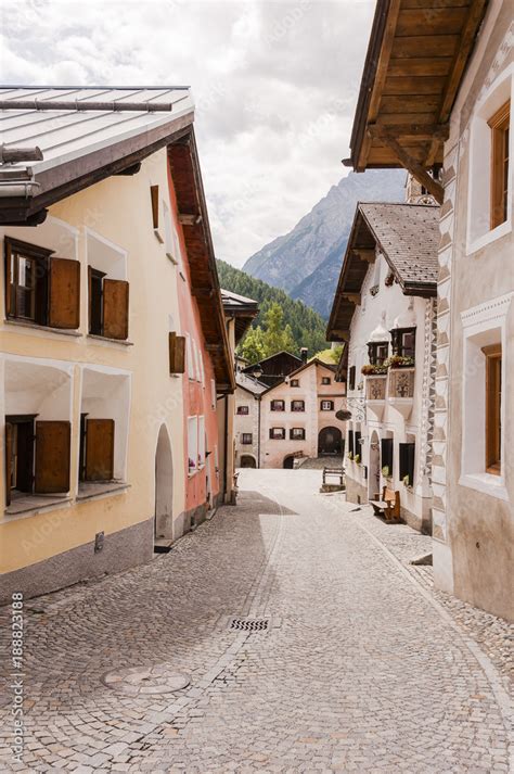 Scuol Dorf Bergdorf Engadiner Dorf Dorfstrasse Engadiner H User