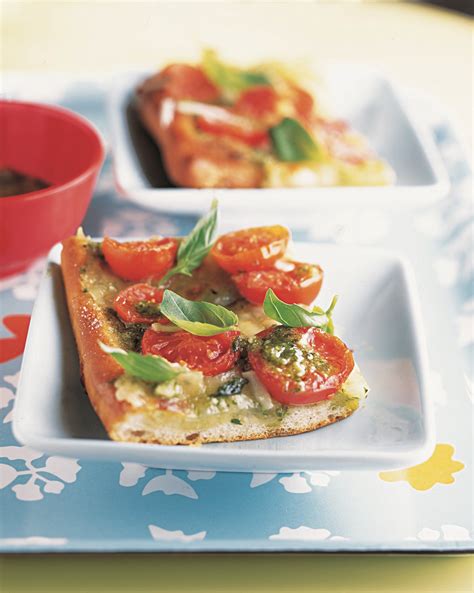 Recette Pizza Tomate Mozzarella Au Pesto Marie Claire