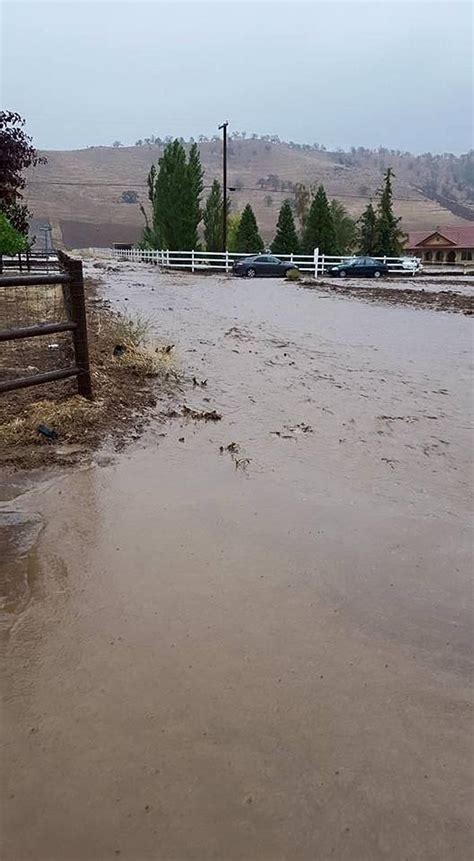 Photos: Weekend storm brings lightning, flooding to Kern County | KBAK