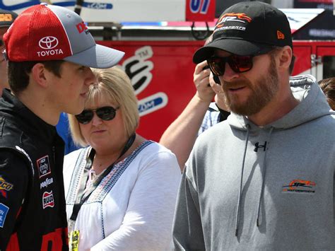 Dale Earnhardt Jrs Mother Dies After Battle With Cancer