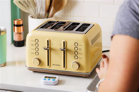 The Best 4 Slice Toasters According To Our Kitchen Tests