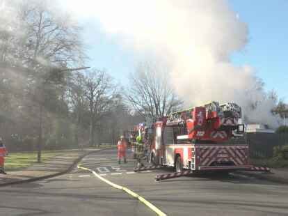 Feuer In Delmenhorst Wohnhaus Nach Brand Schwer Besch Digt