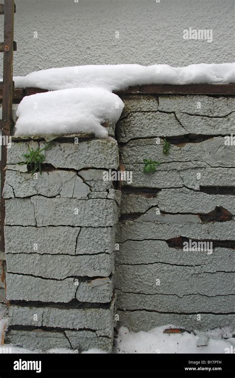 Frost Damaged Brickwork Hi Res Stock Photography And Images Alamy