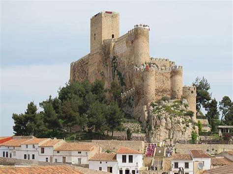 Almansa Tierra De Castillos En Albacete Sobre España