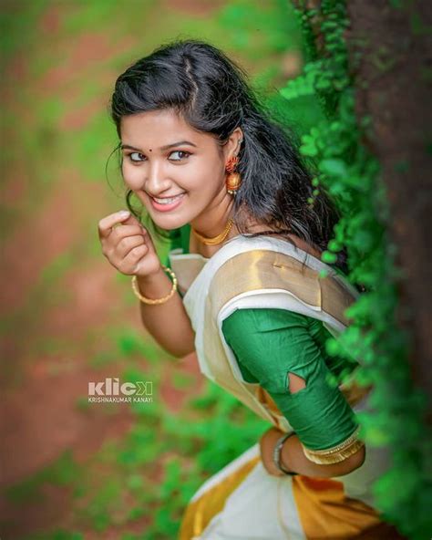 Top 100 Kerala Beautiful Girl Wallpaper