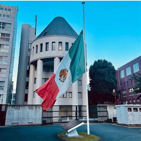 Iza México Bandera A Media Asta En Embajada De Japón Tras Asesinato De Shinzo Abe Nv Noticias