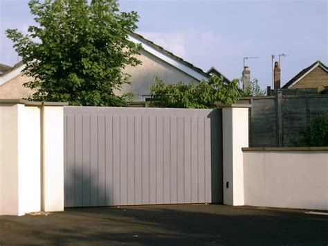 Single Slider Wooden Driveway Gate Henley H1 BG Wooden Gates