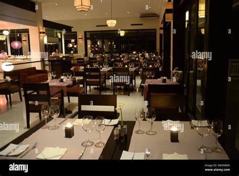 table setting in restaurant Stock Photo - Alamy