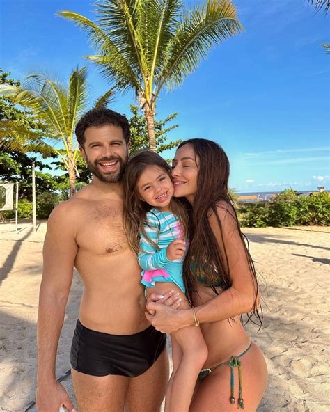 Sabrina Sato Se Derrete Por Duda Nagle E Zoe Na Bahia Celebridades