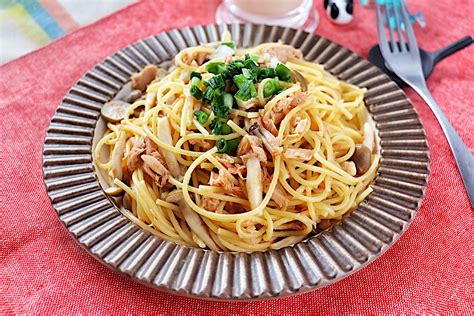 ツナとしめじの紅しょうがパスタ【簡単高たんぱくパスタ】｜レシピ・作り方 筋肉料理研究家ryotaのレシピブログ