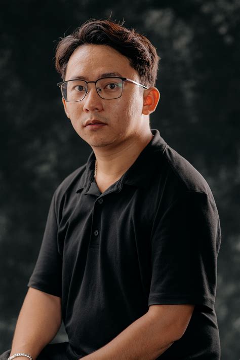 dinding putih polos      dinding putih polos