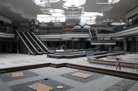 abandoned mall  stairs  ramps