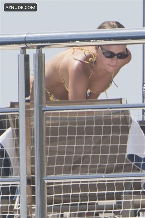 Sofia Richie Shows Off Her Bikini Body On A Yacht In Capri AZNude