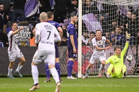 Rob Schoofs sinks Anderlecht's European hopes - Get Belgian & Dutch