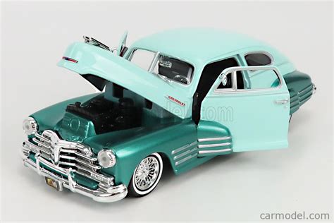 Motor Max Scale Chevrolet Aerosedan Fleetline Custom