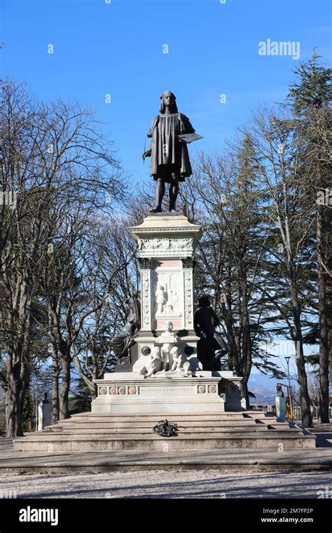 Monumento Di Raffaello Immagini E Fotografie Stock Ad Alta Risoluzione