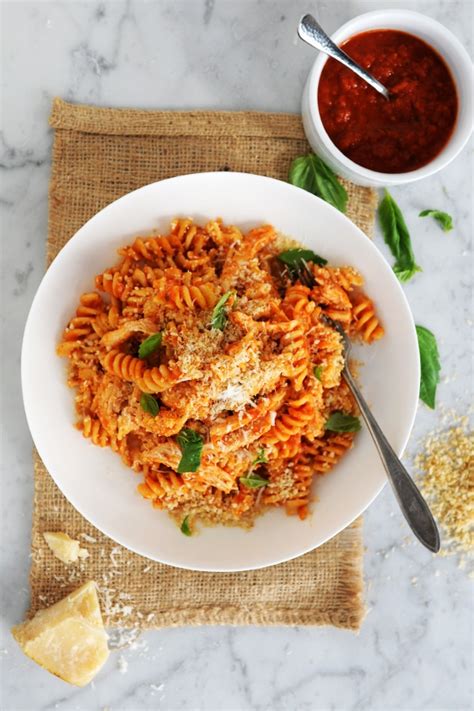 Fusilli Marinara With Chicken And Toasted Garlic Breadcrumbs Delallo