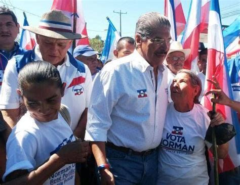 Norman Quijano Futuro Presidente De El Salvador En Su Visita A Ilobasco