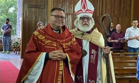 Igreja De Caxias Ordena Primeiro Padre Gay