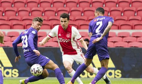 Met Deze Opstellingen Beginnen Ajax PSV En AZ En Feyenoord