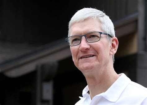 Apples Tim Cook Signed 275 Bln Deal With Chinese Officials To Placate