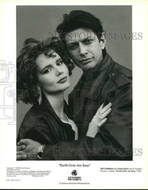 1989 Press Photo Jeff Goldblum And Geena Davis In Earth Girls Are Easy